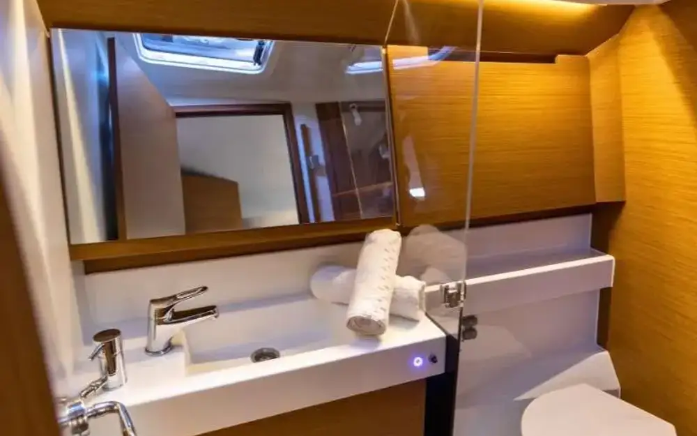 slider 1 Jeanneau Sun Odyssey 410