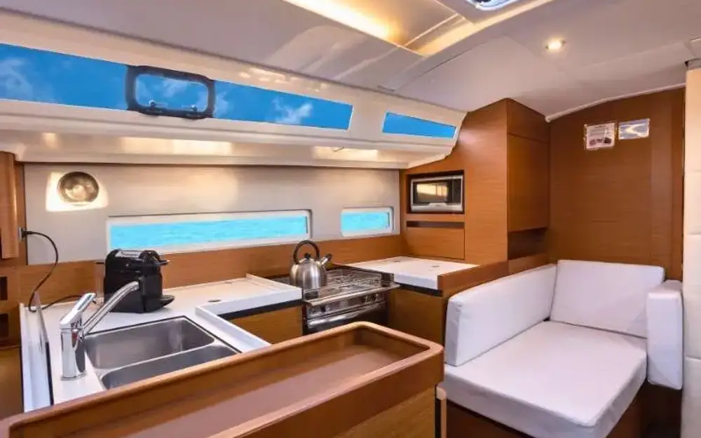 slider 5 Jeanneau Sun Odyssey 410