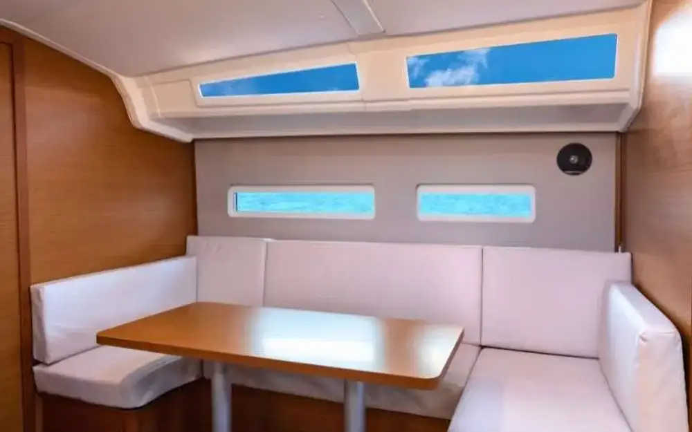 slider 7 Jeanneau Sun Odyssey 410