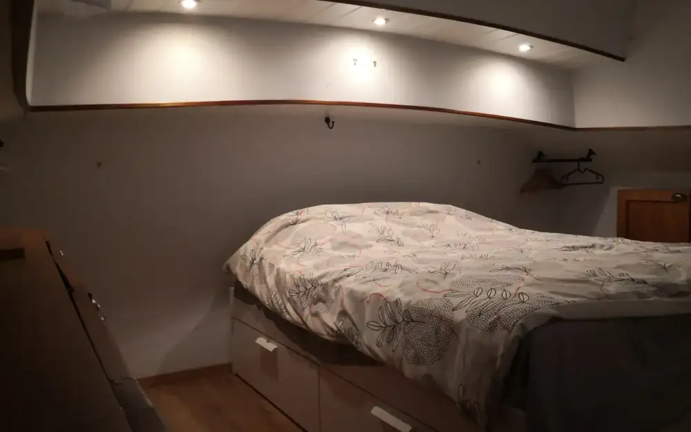 slider 12 Bateau Logement Luxemotor 1930 de 24m 2 cabines