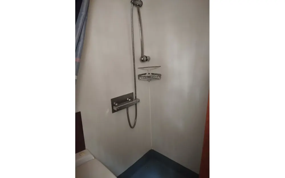 slider 34 Bateau Logement Luxemotor 1930 24m 3 cabines