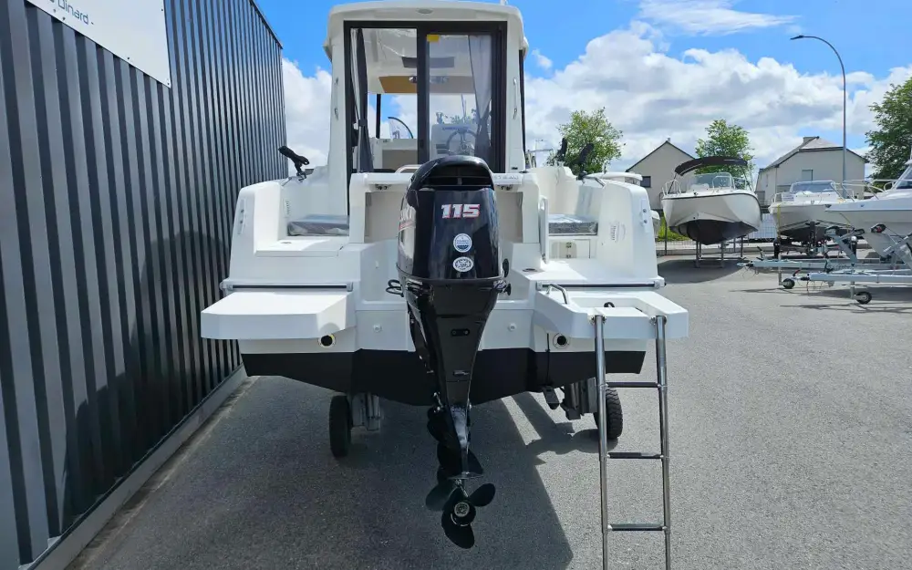 slider 1 Beneteau Barracuda 6