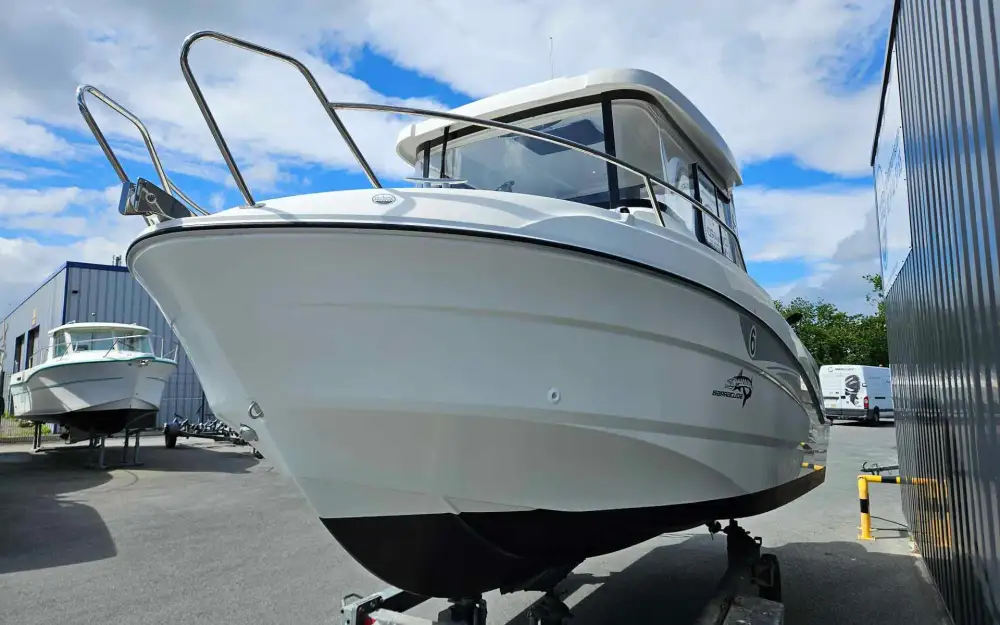 slider 2 Beneteau Barracuda 6