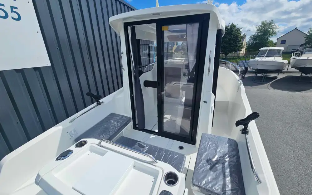 slider 5 Beneteau Barracuda 6