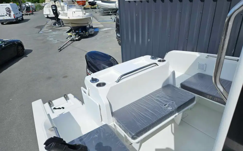 slider 8 Beneteau Barracuda 6