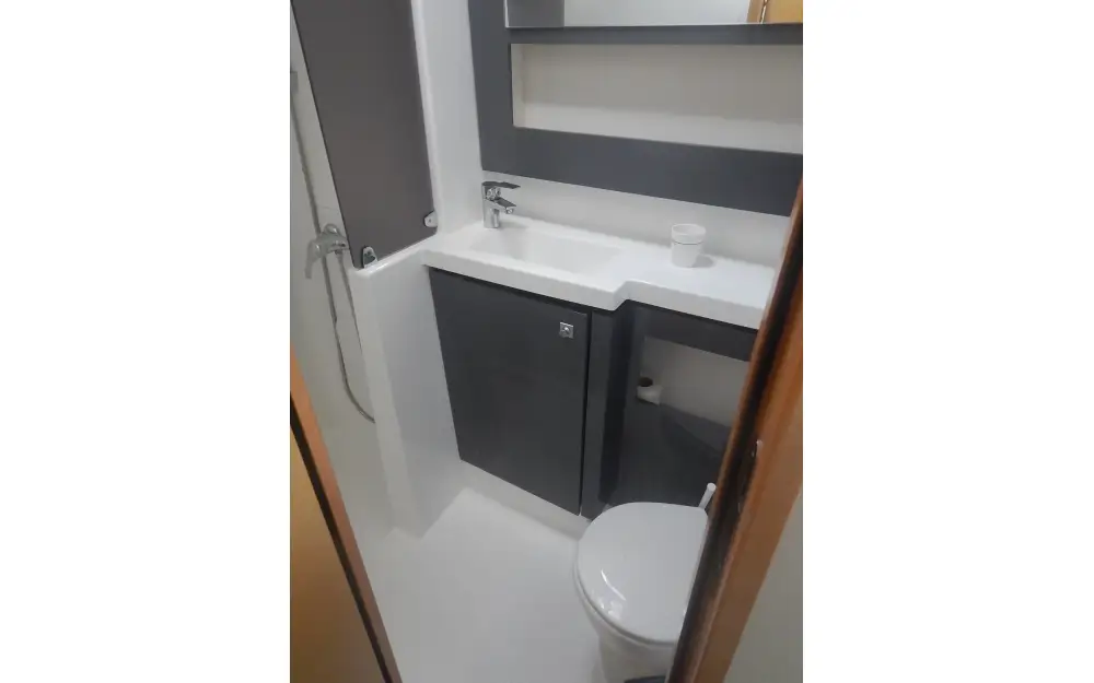slider 6 Fountaine Pajot Helia 44