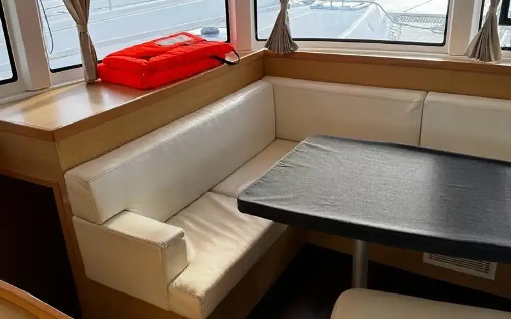 slider 21 Lagoon  42