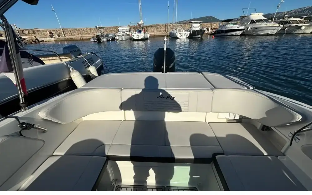slider 6 Sea Ray  210 SPX OB
