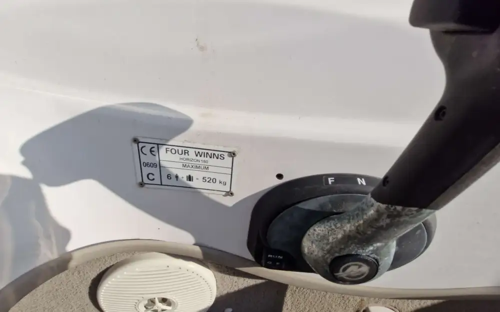 slider 5 Four Winns Horizon 180