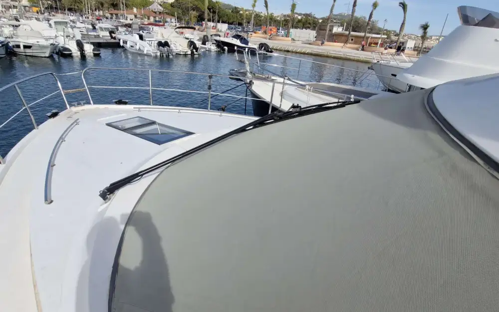 slider 13 Sealine  F 42