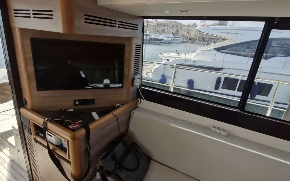 slider 2 Sealine  F 42