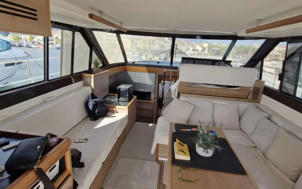 slider 3 Sealine  F 42