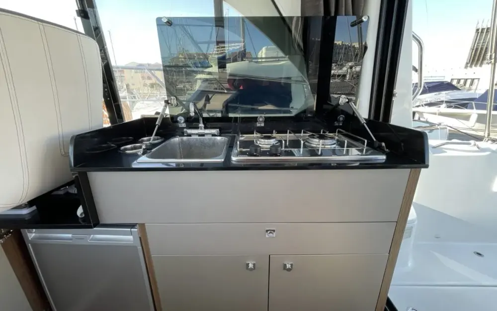 slider 12 Beneteau Antares 9 OB