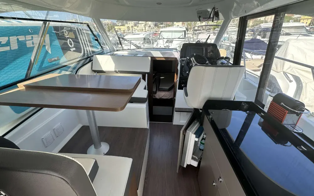 slider 1 Beneteau Antares 9 OB