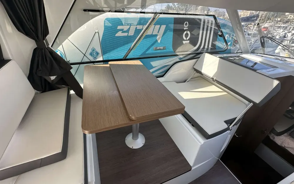 slider 3 Beneteau Antares 9 OB