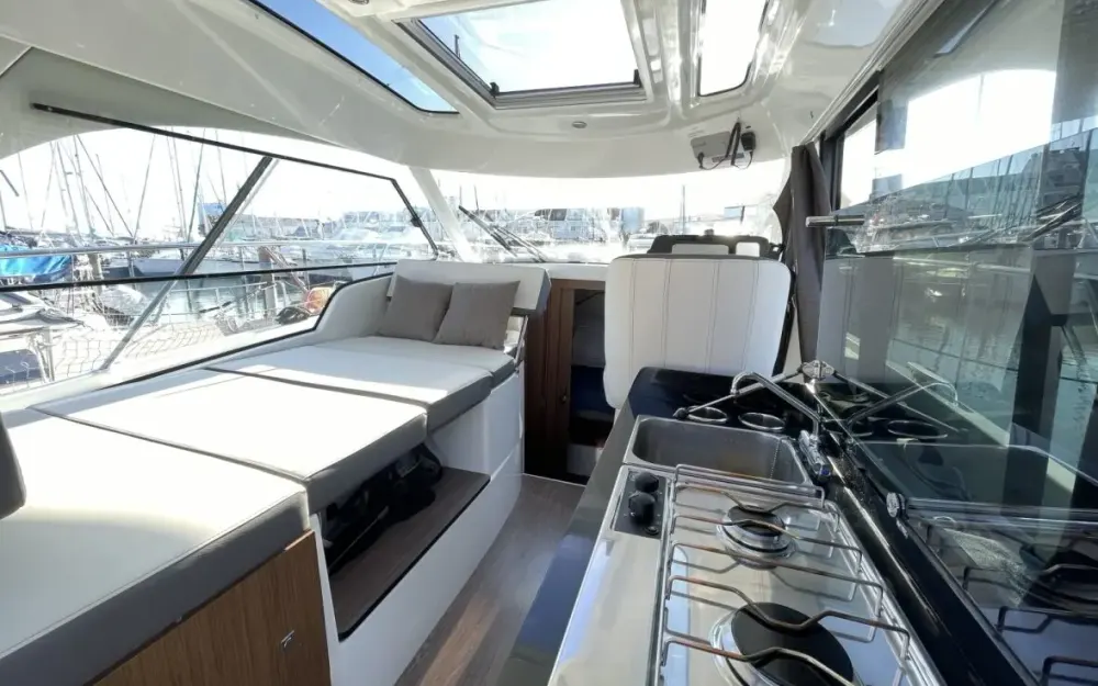 slider 4 Beneteau Antares 9 OB