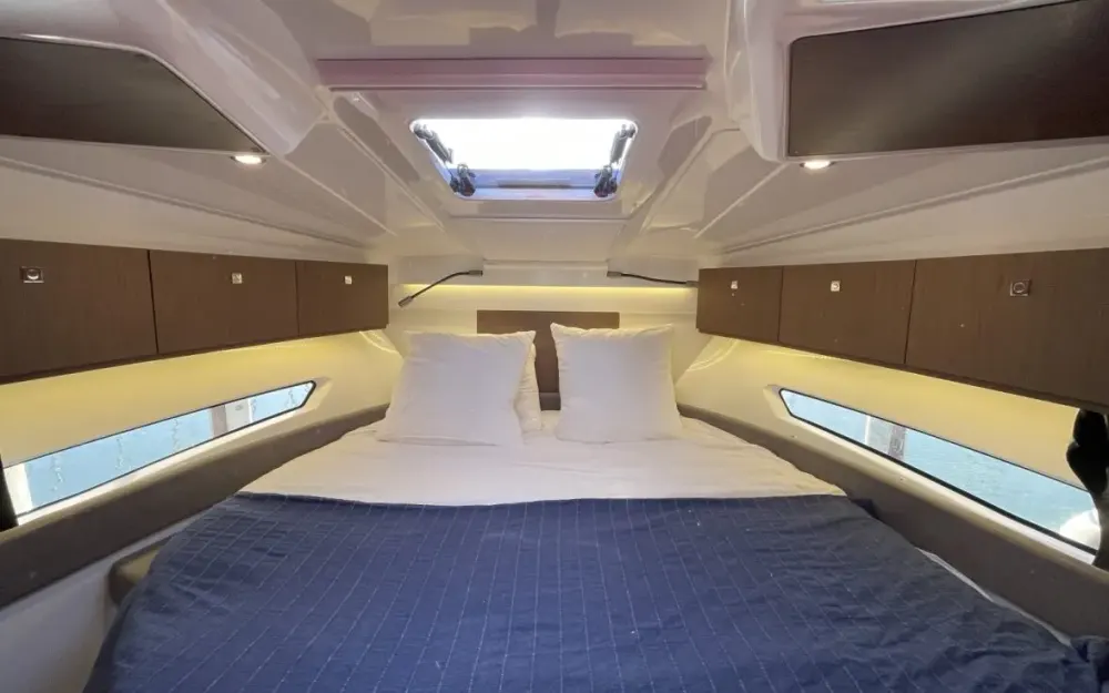slider 5 Beneteau Antares 9 OB