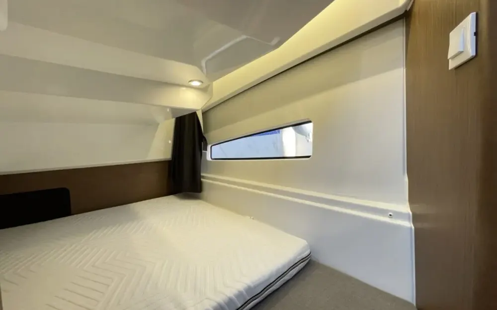 slider 6 Beneteau Antares 9 OB