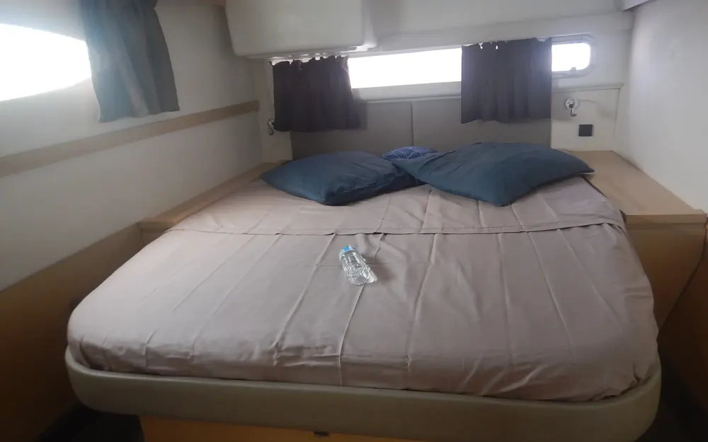 slider 3 Fountaine Pajot Helia 44 - null