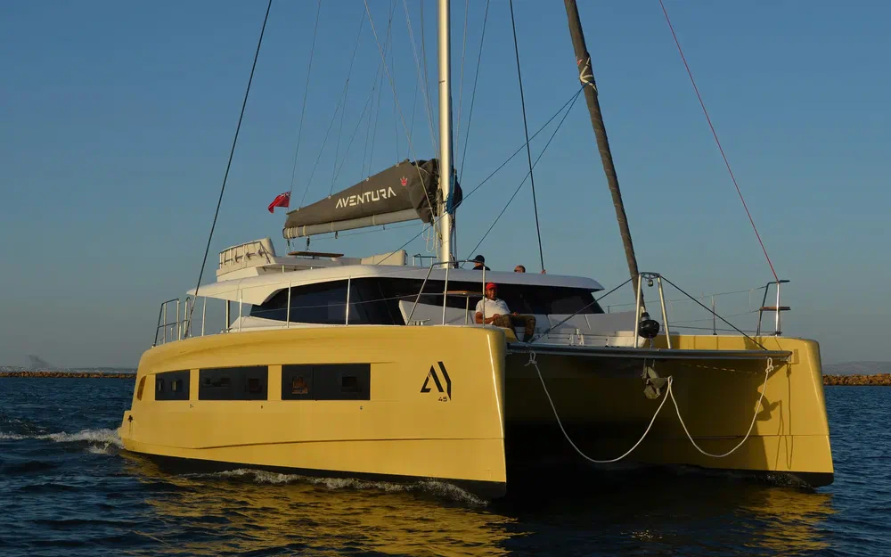 slider 0 Aventura Yacht Indigo Yacht 45