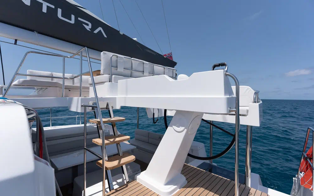 slider 10 Aventura Yacht Indigo Yacht 45