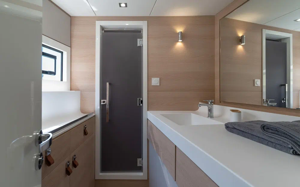 slider 11 Aventura Yacht Indigo Yacht 45