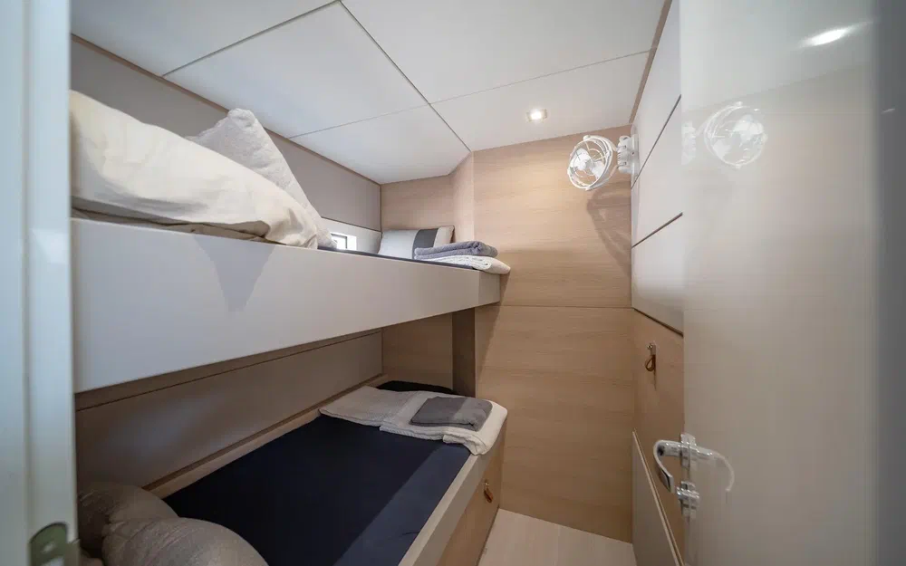 slider 14 Aventura Yacht Indigo Yacht 45