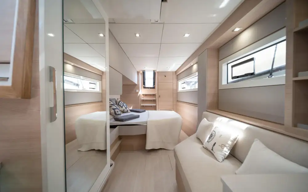 slider 15 Indigo Yacht  45
