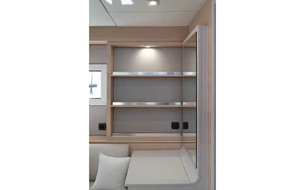 slider 16 Aventura Yacht Indigo Yacht 45