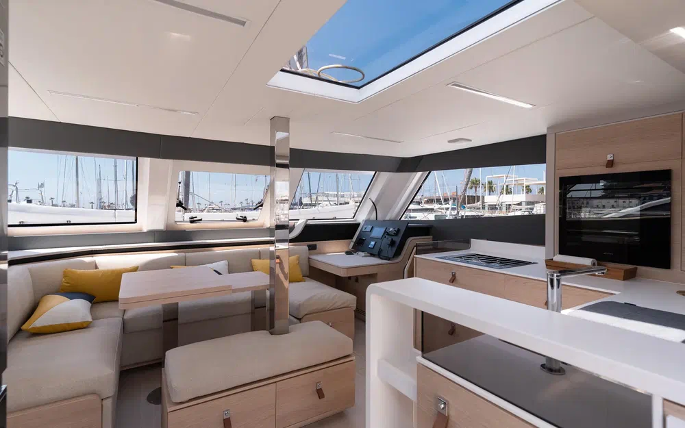 slider 1 Aventura Yacht Indigo Yacht 45
