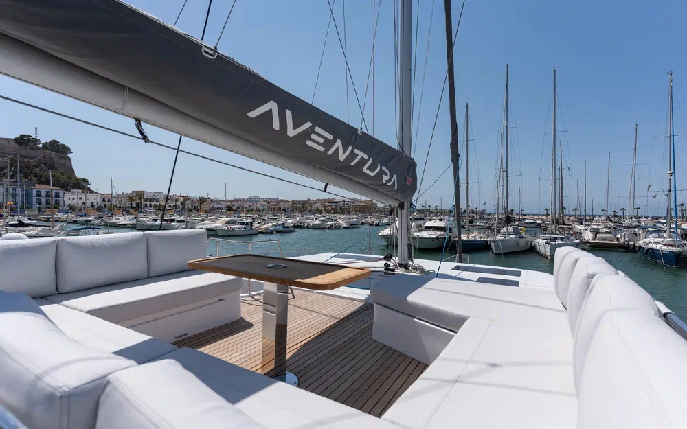 slider 20 Aventura Yacht Indigo Yacht 45