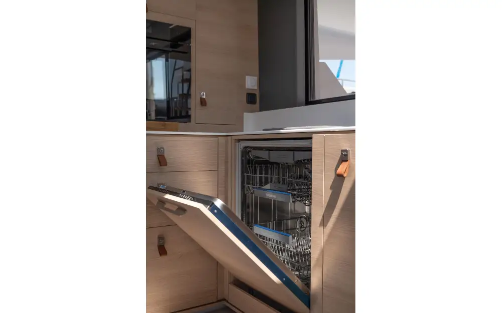slider 21 Indigo Yacht  45