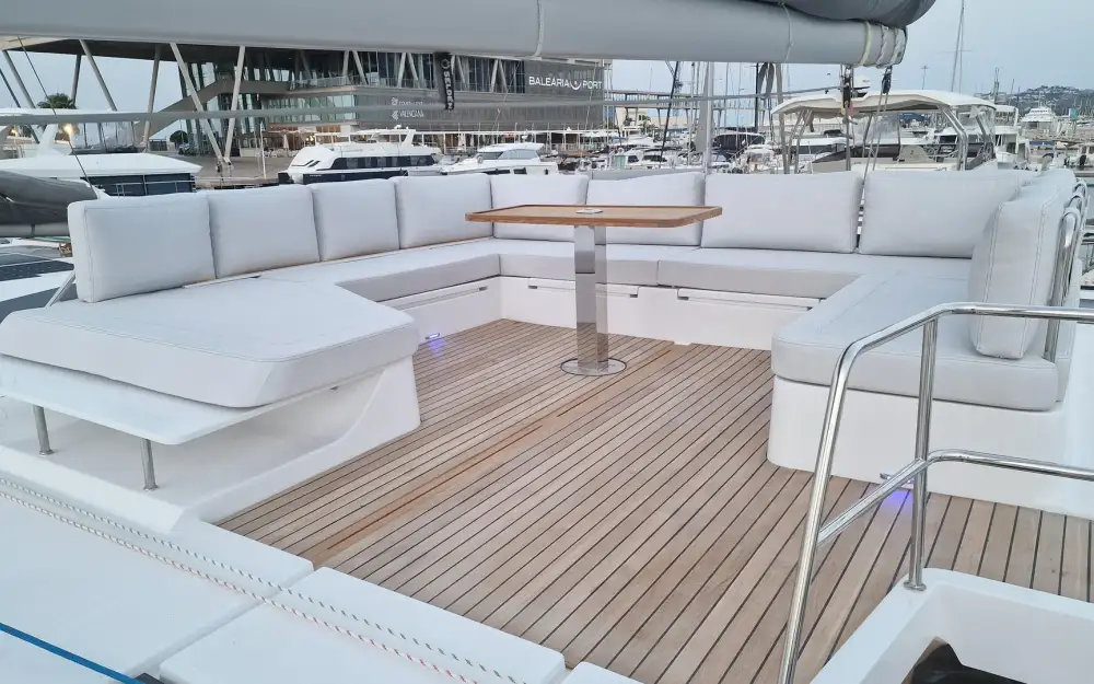 slider 6 Indigo Yacht  45