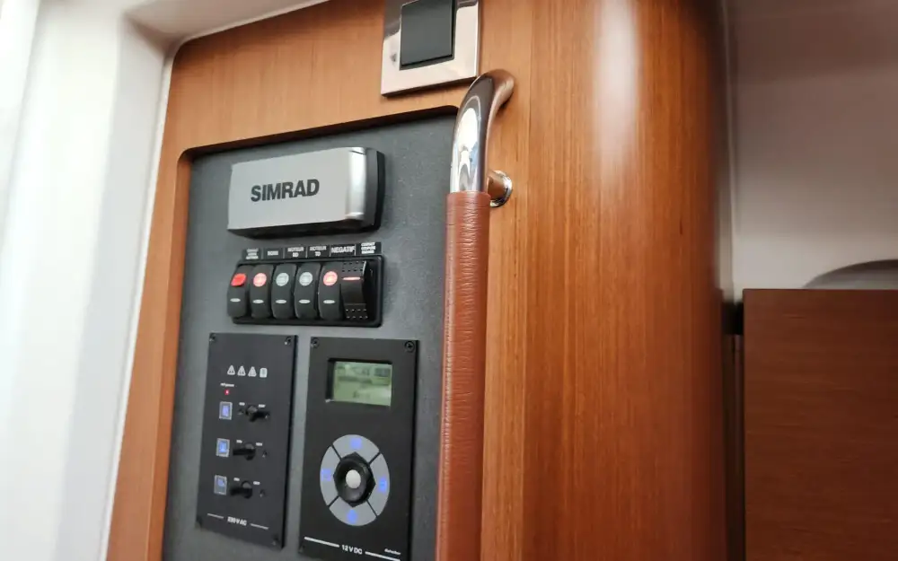 slider 12 Beneteau Gran Turismo 38
