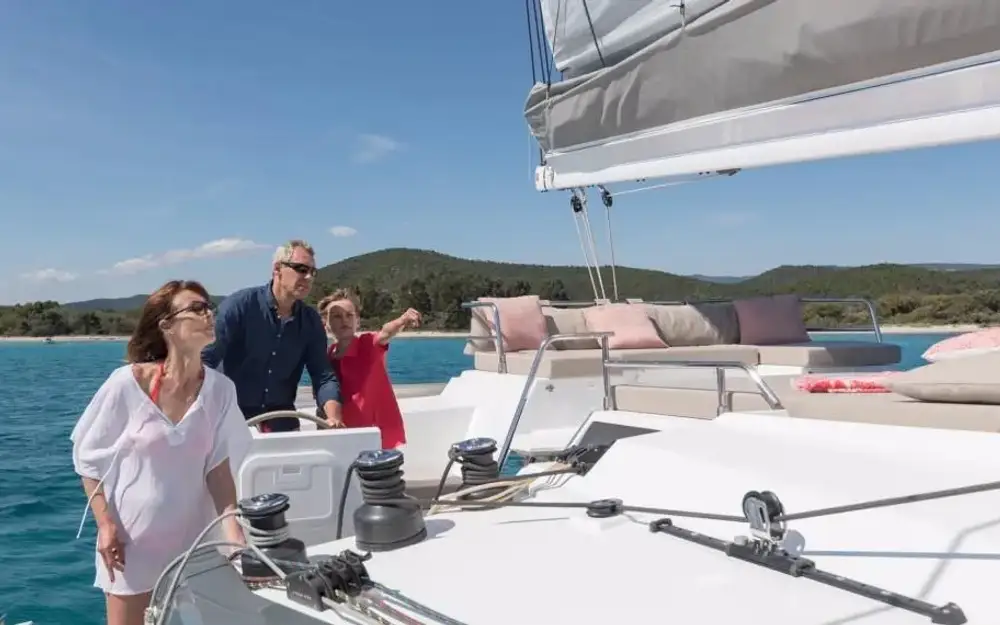 slider 9 Fountaine Pajot Saona 47