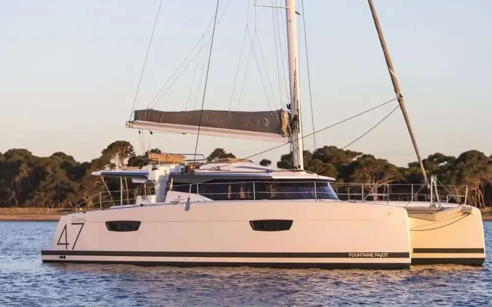 slider 3 Fountaine Pajot Saona 47