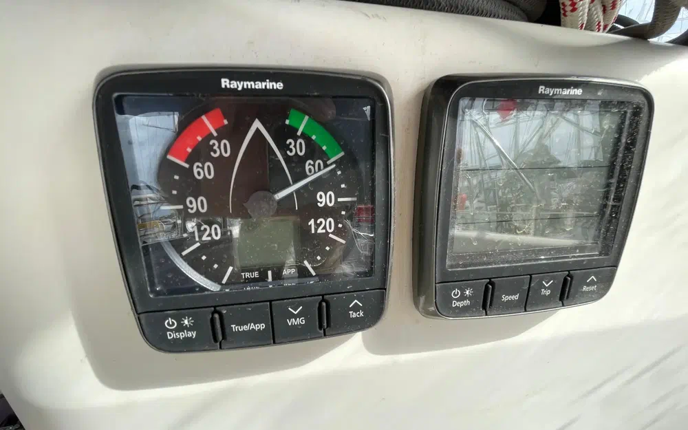 slider 18 Dufour 425