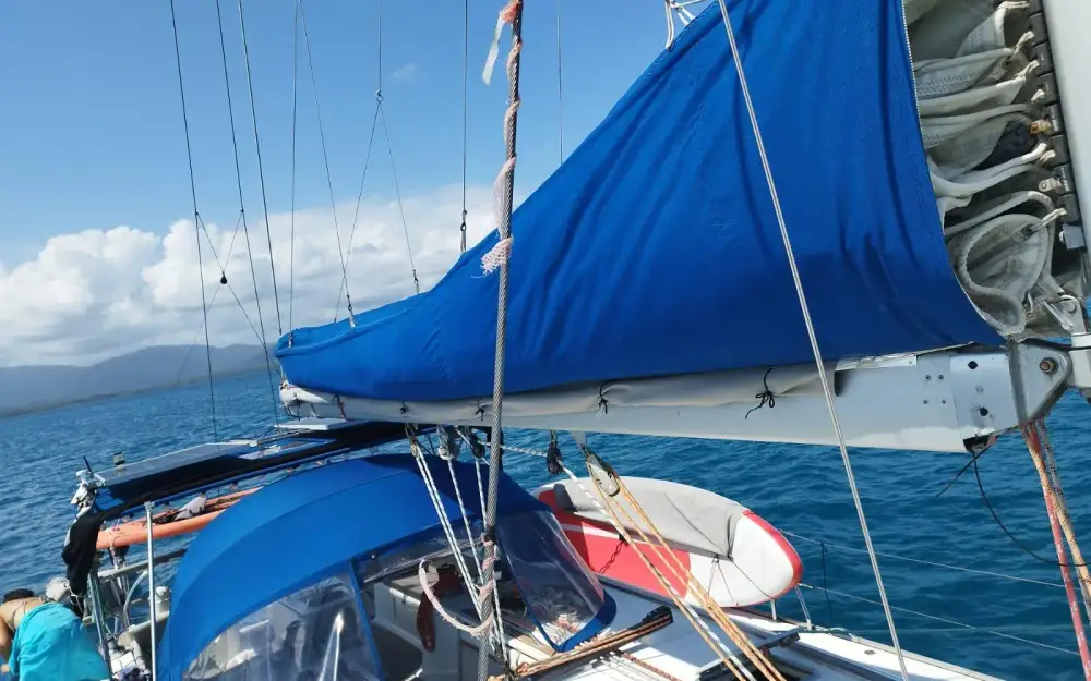 slider 14 Jeanneau Sun Odyssey 49
