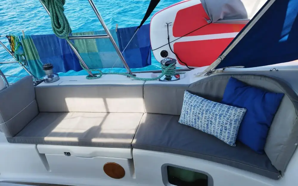 slider 24 Jeanneau Sun Odyssey 49