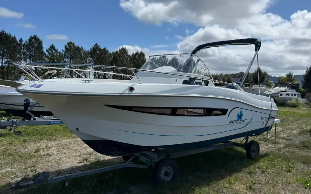 slider 0 Pacific Craft  700 SC