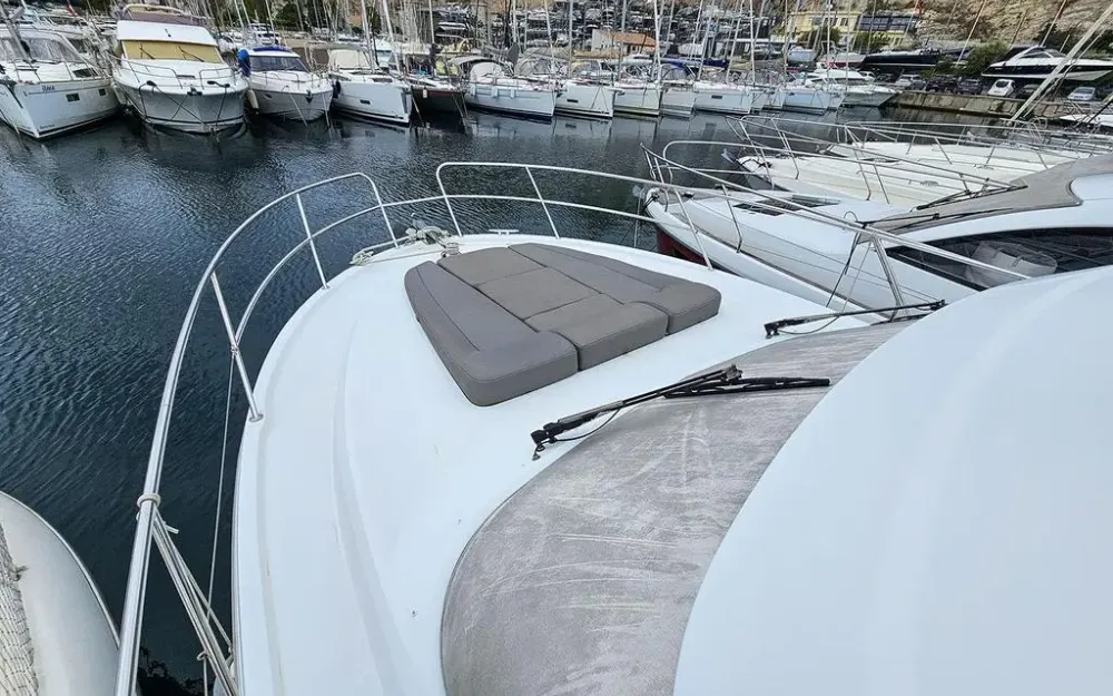 slider 9 Beneteau Antares 36