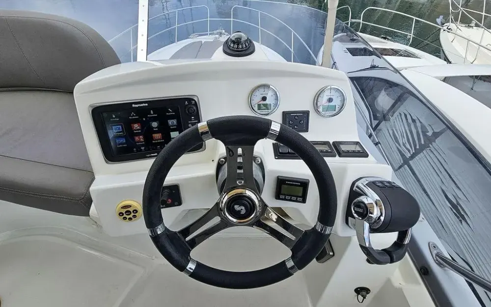 slider 12 Beneteau Antares 36
