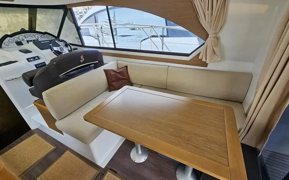 slider 17 Beneteau Antares 36