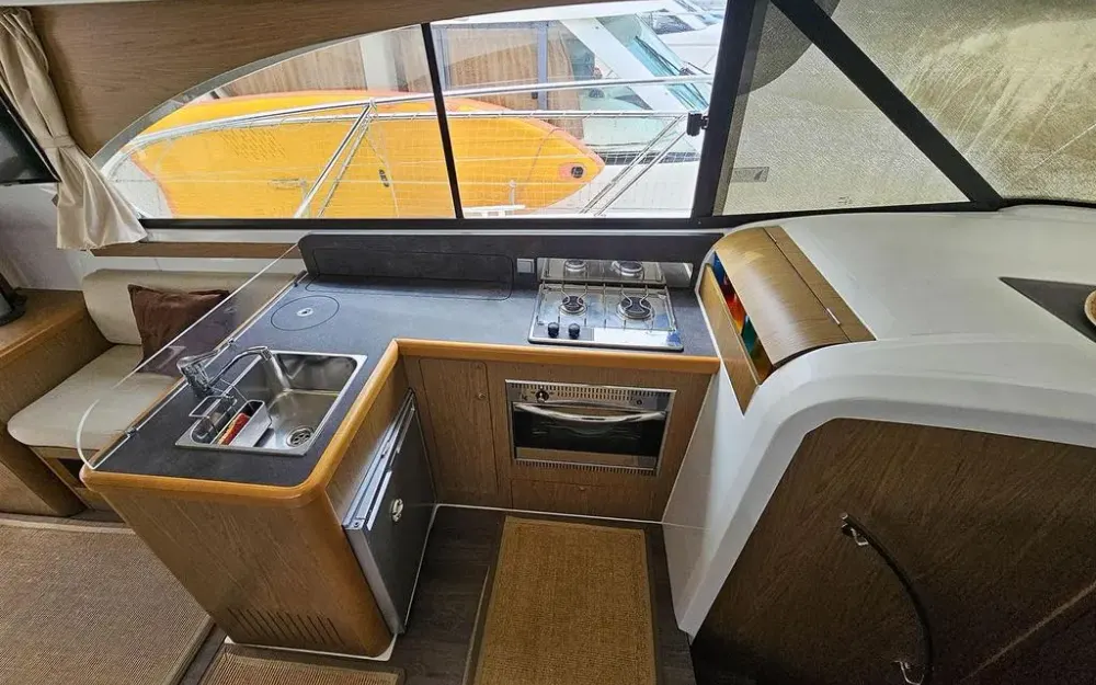 slider 19 Beneteau Antares 36