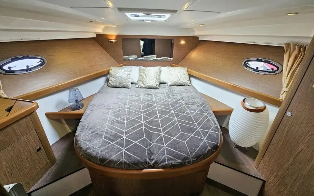 slider 24 Beneteau Antares 36
