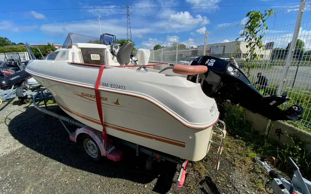 slider 0 Quicksilver  470 Cabine