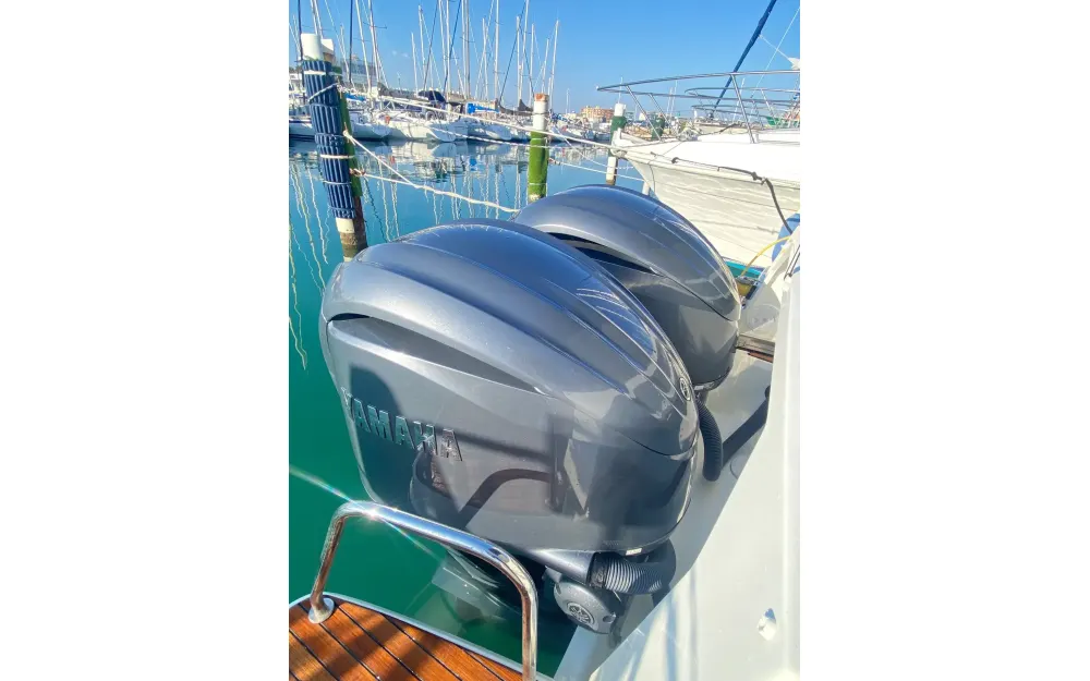 slider 6 Jeanneau Merry Fisher 1095 Fly