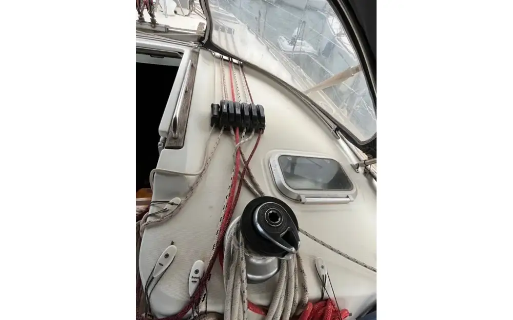 slider 10 Jeanneau Sun Odyssey 43