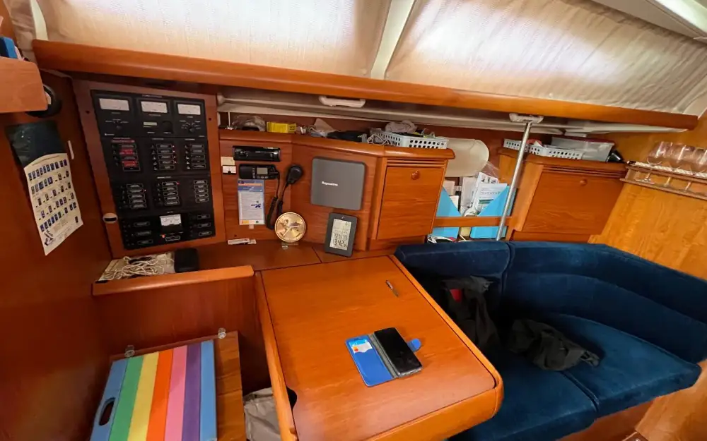 slider 13 Jeanneau Sun Odyssey 43