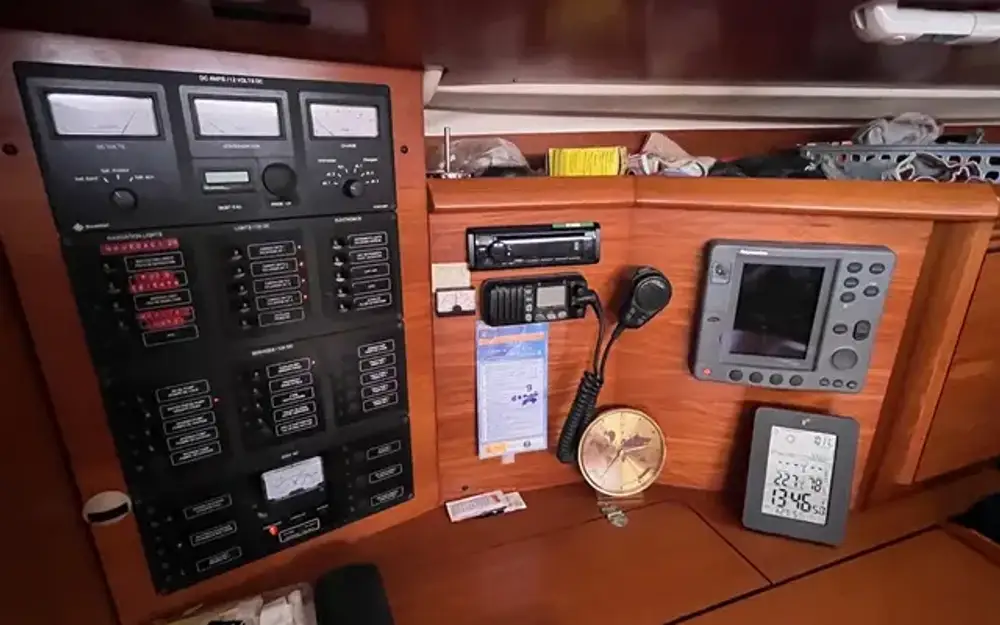 slider 23 Jeanneau Sun Odyssey 43